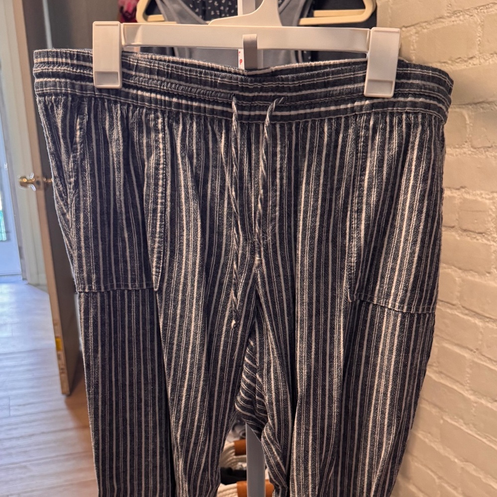 OLD NAVY Blue & white striped pants Sz L